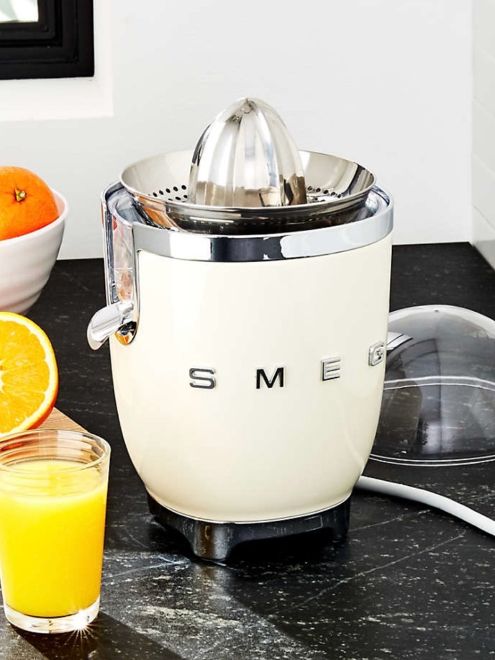 SMEG Cream Electric Citrus Juicer - Retro Style Brand New with manuals (no box)
